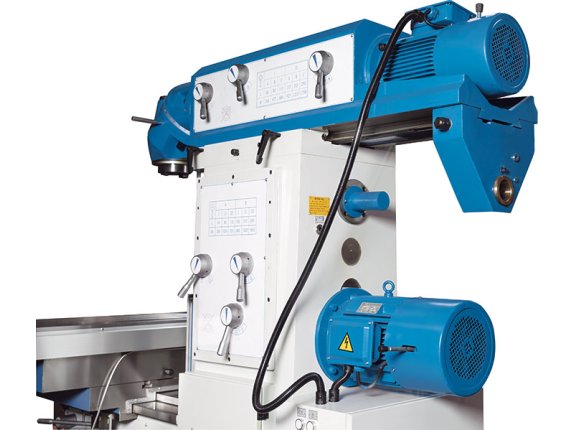 Horizontalspindel mit eigenem Antrieb und feinstufigem Schaltgetriebe