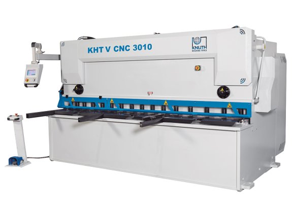 KHT V 3006 CNC - Cizalla de chapa guiada con gran potencia de corte, ángulos de corte ajustables y control CNC Cybelec de eficacia probada