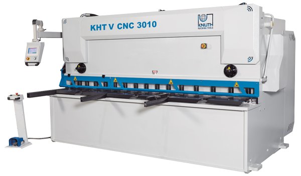 KHT V CNC - Cizalla de chapa guiada con gran potencia de corte, ángulos de corte ajustables y control CNC Cybelec de eficacia probada