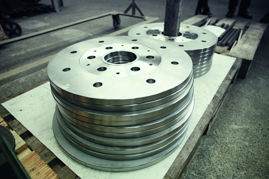 The rotors of hammer mills spin at speeds exceeding 3 000 rpm – and the components must be manufactured with the appropriate dimensional precision.